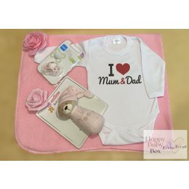 Kicsi - I love Mum & Dad  lányos  babaköszöntő csomag