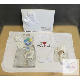   Közepes "I love Mum & Dad" feliratos Babaváró csomag natúr 